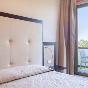 Camera con letto king size